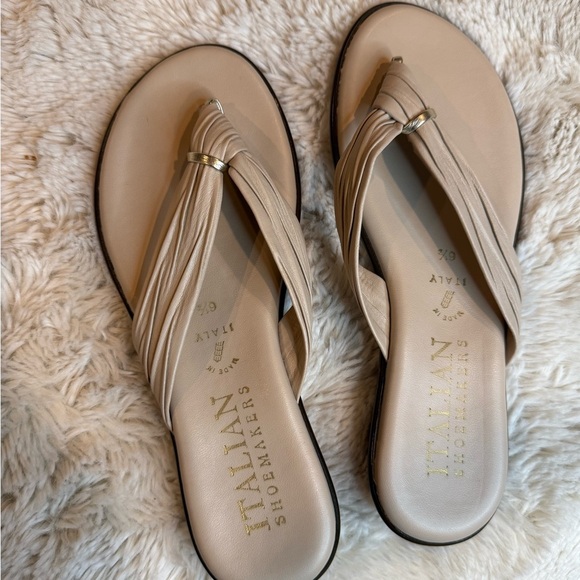 Italian Shoemakers Beige Sandals - Picture 5 of 7